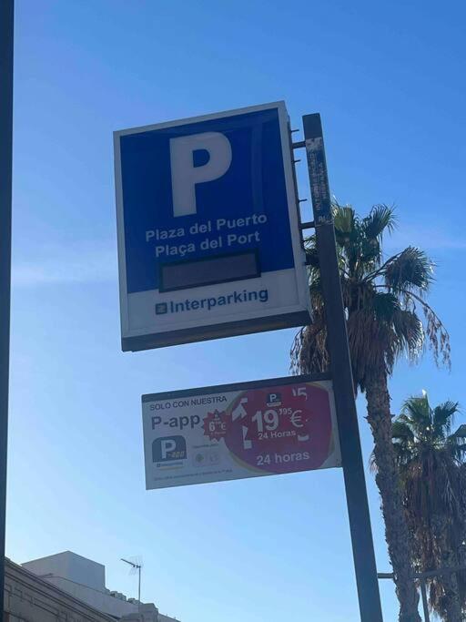 Charming & Spacious Apartment In Historic Centre & Short Walk To Beach Alicante Buitenkant foto