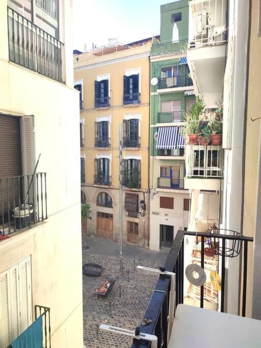 Charming & Spacious Apartment In Historic Centre & Short Walk To Beach Alicante Buitenkant foto