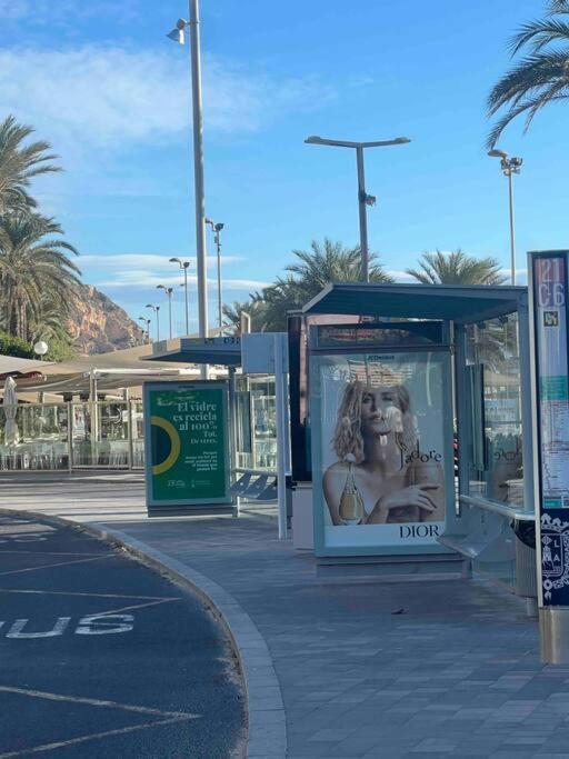 Charming & Spacious Apartment In Historic Centre & Short Walk To Beach Alicante Buitenkant foto