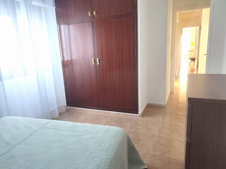 Charming & Spacious Apartment In Historic Centre & Short Walk To Beach Alicante Buitenkant foto