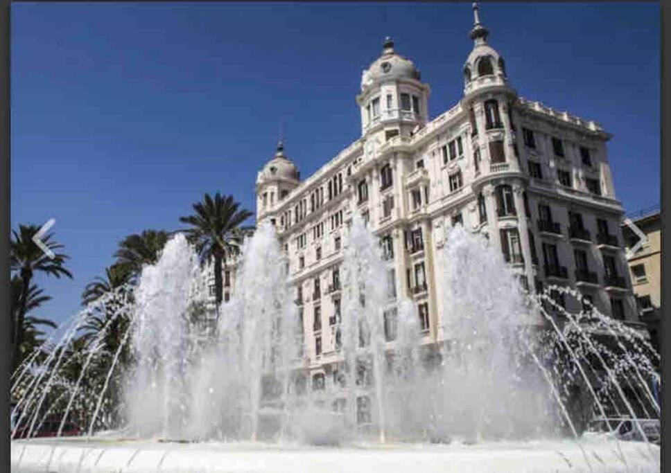 Charming & Spacious Apartment In Historic Centre & Short Walk To Beach Alicante Buitenkant foto