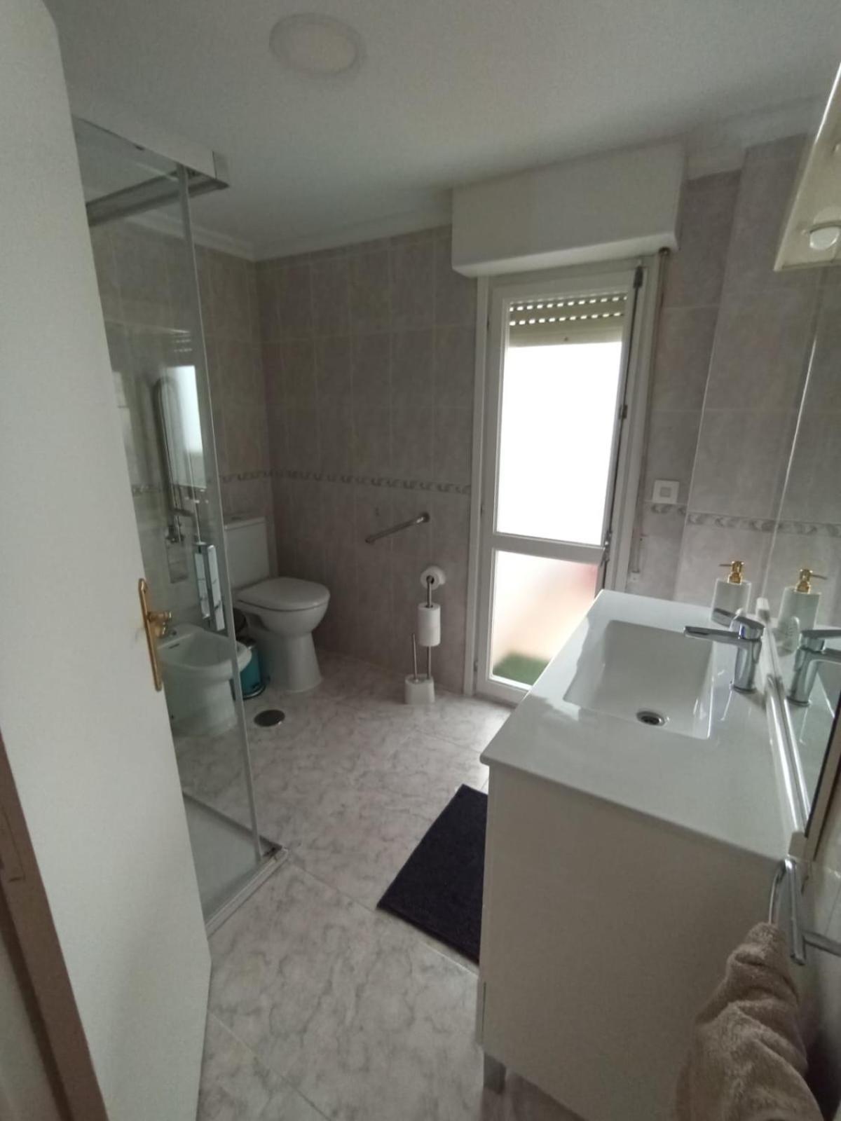 Charming & Spacious Apartment In Historic Centre & Short Walk To Beach Alicante Buitenkant foto